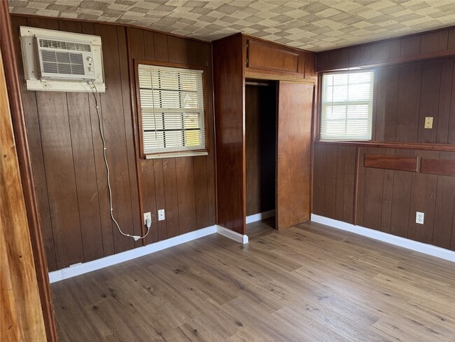 Building Photo - 16917 W Lynbrook