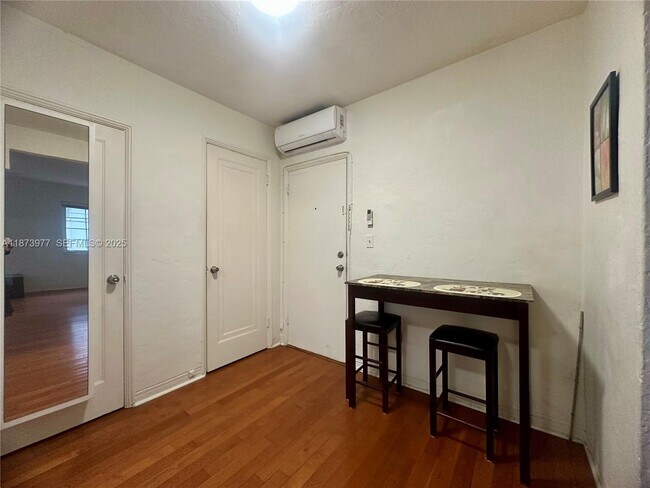 Building Photo - 260 Euclid Ave