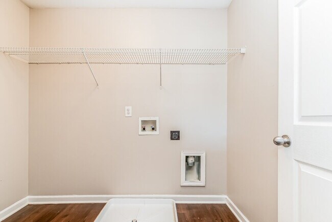 Building Photo - 3708 Hinton Grove Pl