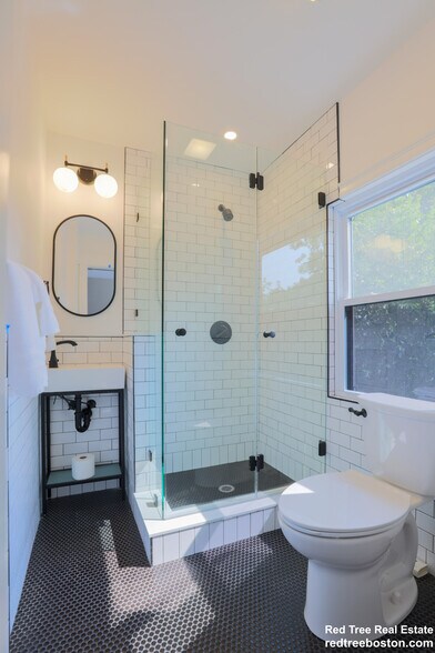 Building Photo - 44 Winslow Rd