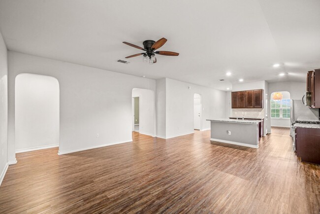 Building Photo - First time rental!