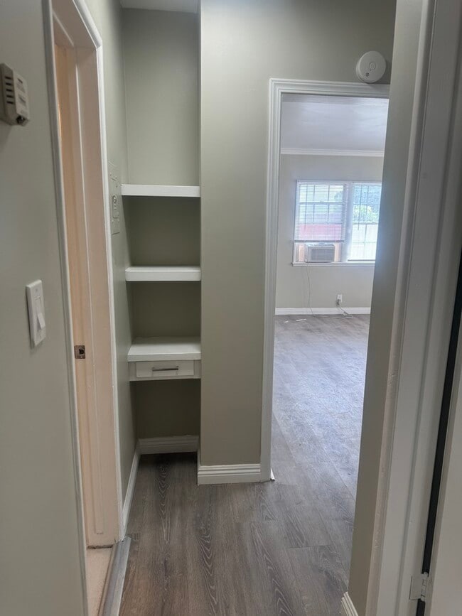 Building Photo - 2100 El Paseo