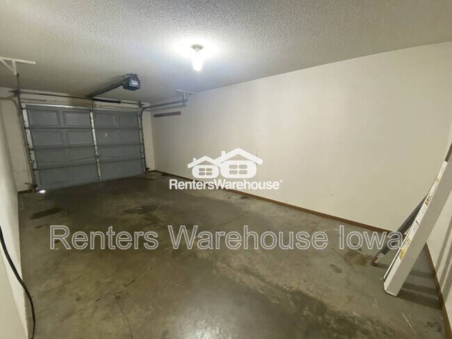 Building Photo - 509 15th St SE