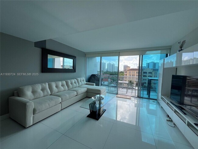 Building Photo - 2950 NE 188th St