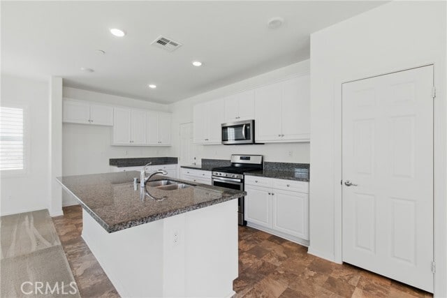 Building Photo - 24583 Acadia Dr