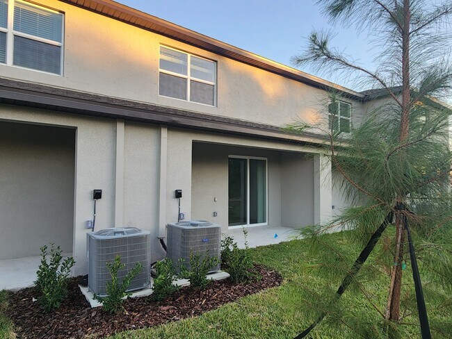 Building Photo - 11041 65th Ter E