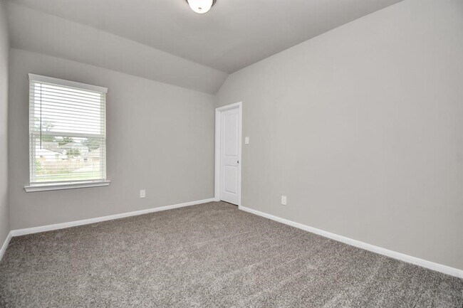 Building Photo - 5810 Linda Cv Ln
