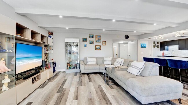 Building Photo - 955 Dotterel Rd