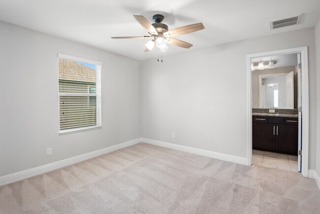 Building Photo - BEUATIFUL Home For Rent in South Cove!