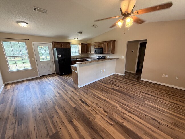 Building Photo - 7212 Bogey Ln