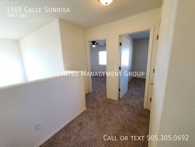 Building Photo - 1509 Calle Sonrisa NE