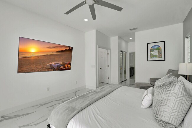Building Photo - 10872 Tamoron Ln