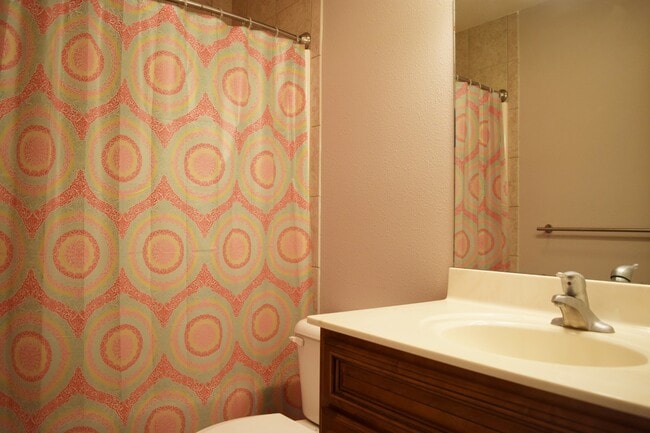 Building Photo - Located in the popular Woodland Hills Subd...