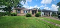 Building Photo - 3 BR/ 1 BA Single Family Home