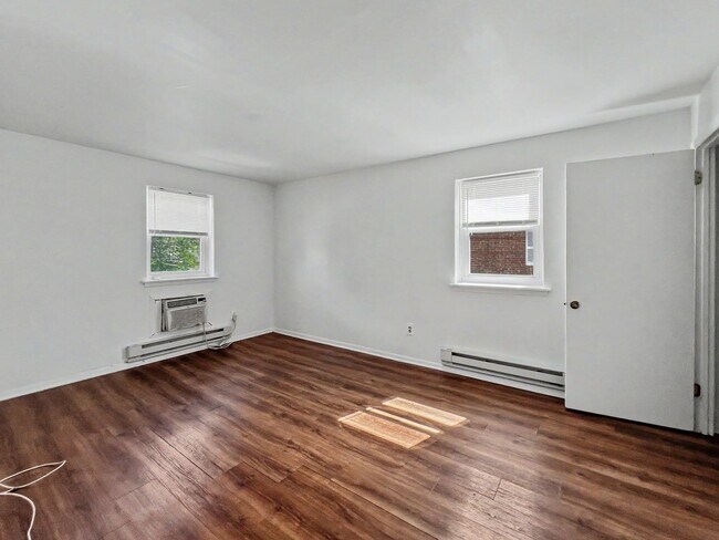 Building Photo - 620 S Franklin St