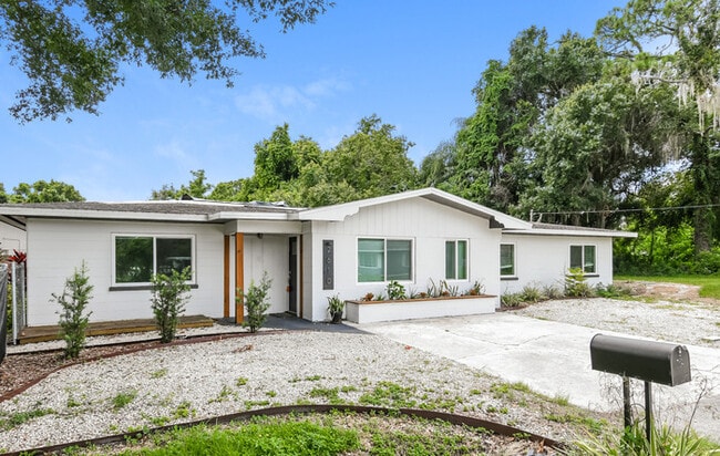 Building Photo - 2610 Ave N NW