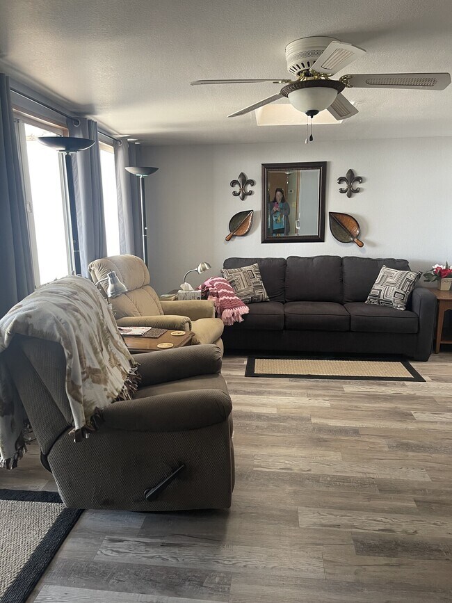 Building Photo - 580 Clarence