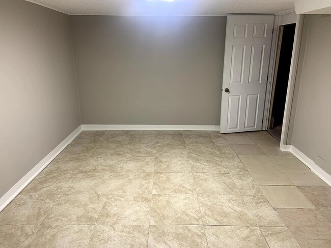 Building Photo - 411 Voorhis St