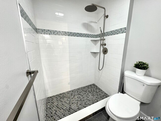 Building Photo - 34 Hanford Ave