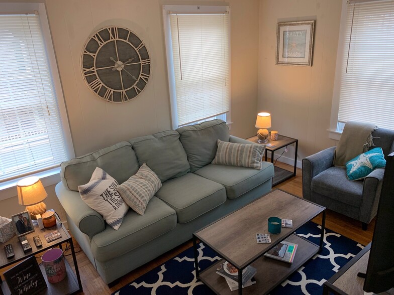 Building Photo - 9 Hammond St