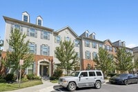 Building Photo - Welcome to this stunning 3-bedroom, 2.5-ba...