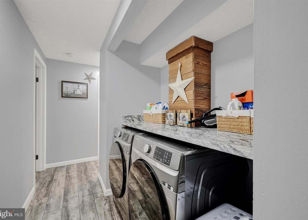 Building Photo - 300 Long Cove Ln