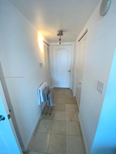 Building Photo - 2101 Brickell Ave