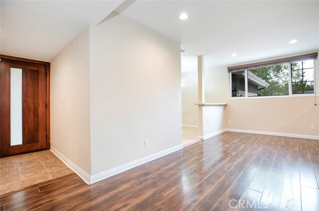 Building Photo - 10524 Canby Ave