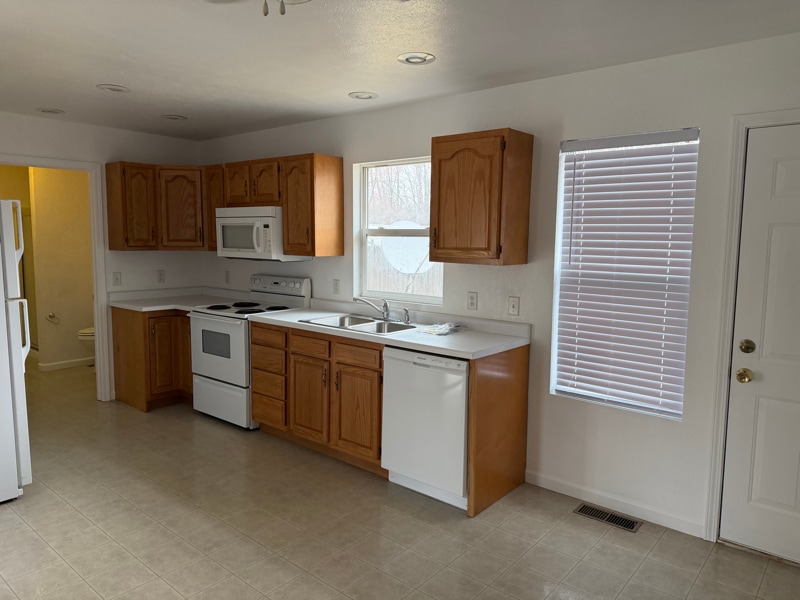 Building Photo - 56 EMS T14 Ln