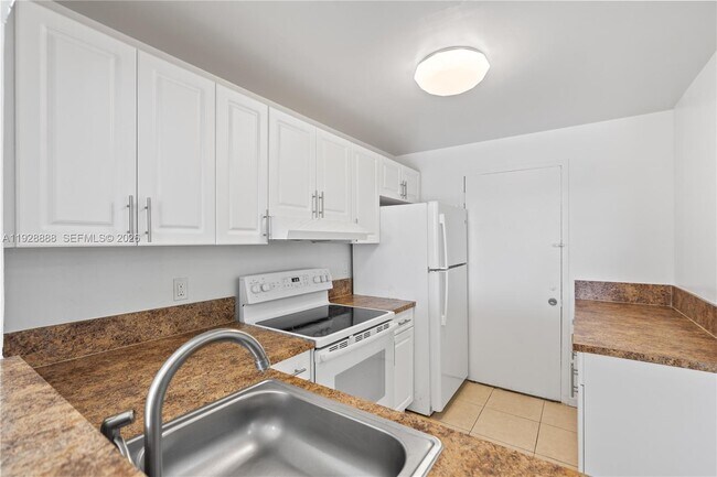 Building Photo - 1830 Dixieana St