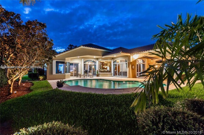 Building Photo - 2726 Meadowood Dr