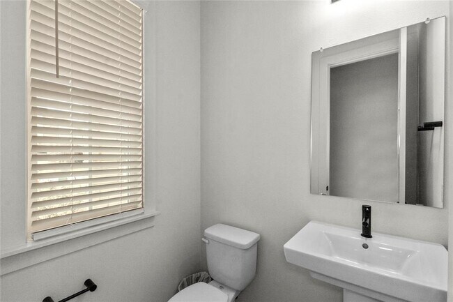 Building Photo - 1273 Summerbrooke Cir