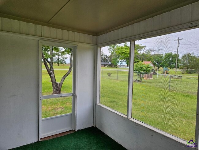 Building Photo - 3236 Peach Pkwy