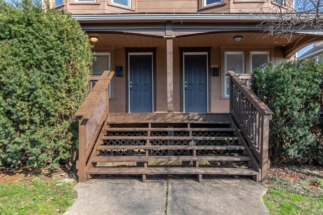 Building Photo - 679-703 Sherman St