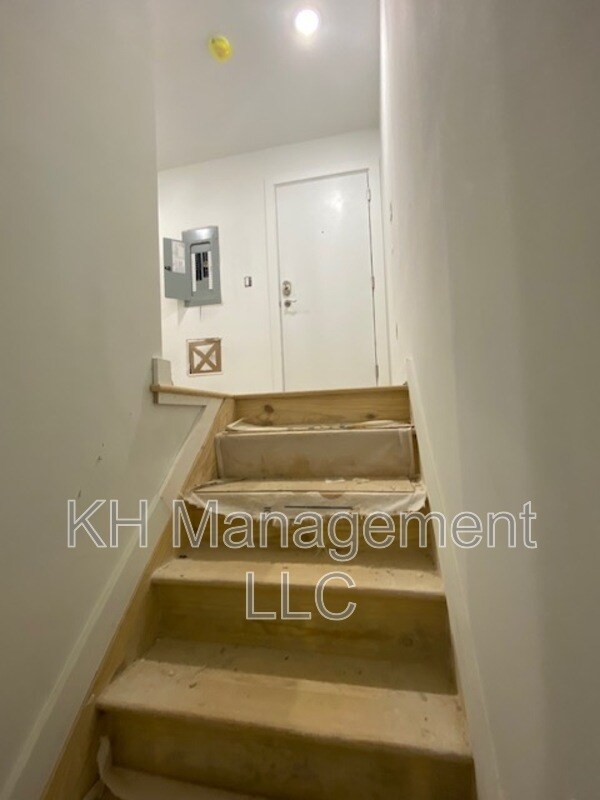 Building Photo - 3932-36 Mt Vernon St