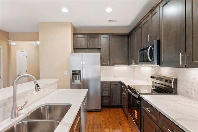 Building Photo - Renovated Cary Townhome | 3BR + Garage | Near RTP & RDU