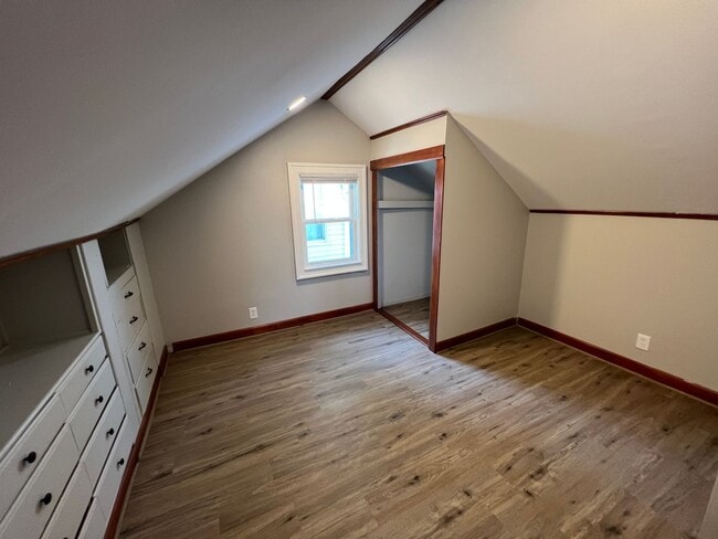 Building Photo - Charming 3BR Home close to Benson/Dundee