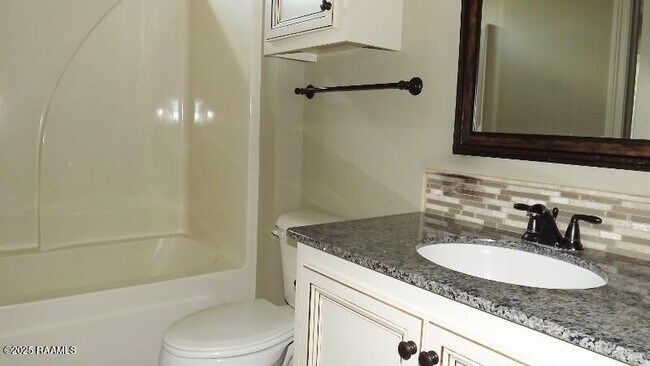 Building Photo - 23 Silver Cedar Ct