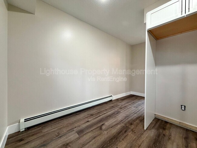 Building Photo - 2633 Woodward Ave SW