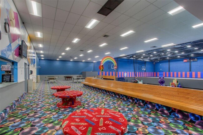 Building Photo - 16491 Blatt Blvd