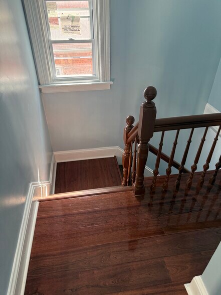 Building Photo - 461 Hulett St