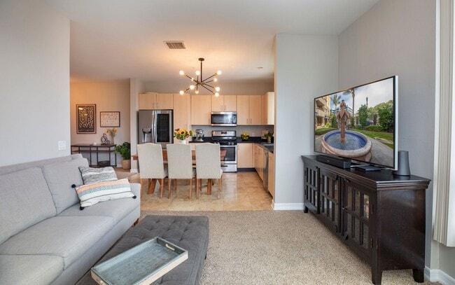 Building Photo - Beautifully Renovated 3Bed/2Bath Corner Un...