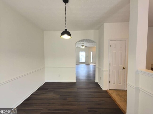 Building Photo - 619 Kenridge Way