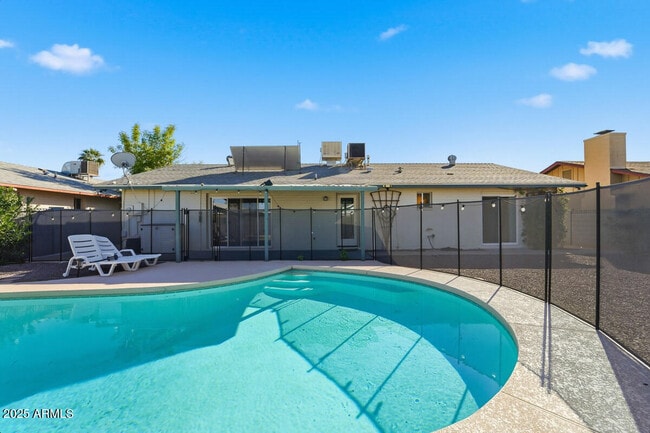 Building Photo - 1644 E Broadmor Dr