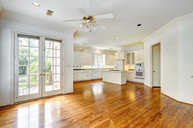 Building Photo - 57 Briar Hollow Ln