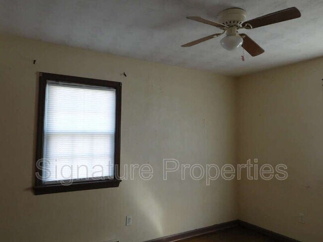 Building Photo - 13420 Crest Cir
