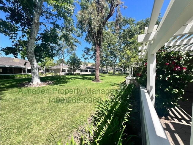 Building Photo - Remodeled Sunrise Community Single Story Condo! Pets Negotiable! Great Schools & Central A/C!!