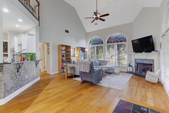 Building Photo - 1765 Hartwell Manor N