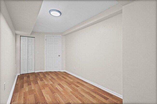 Building Photo - 2710 W Fletcher St