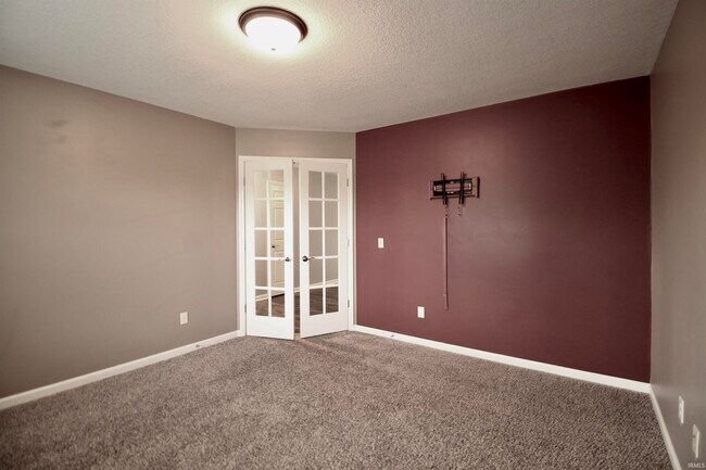 Building Photo - 10153 Archstone Cove